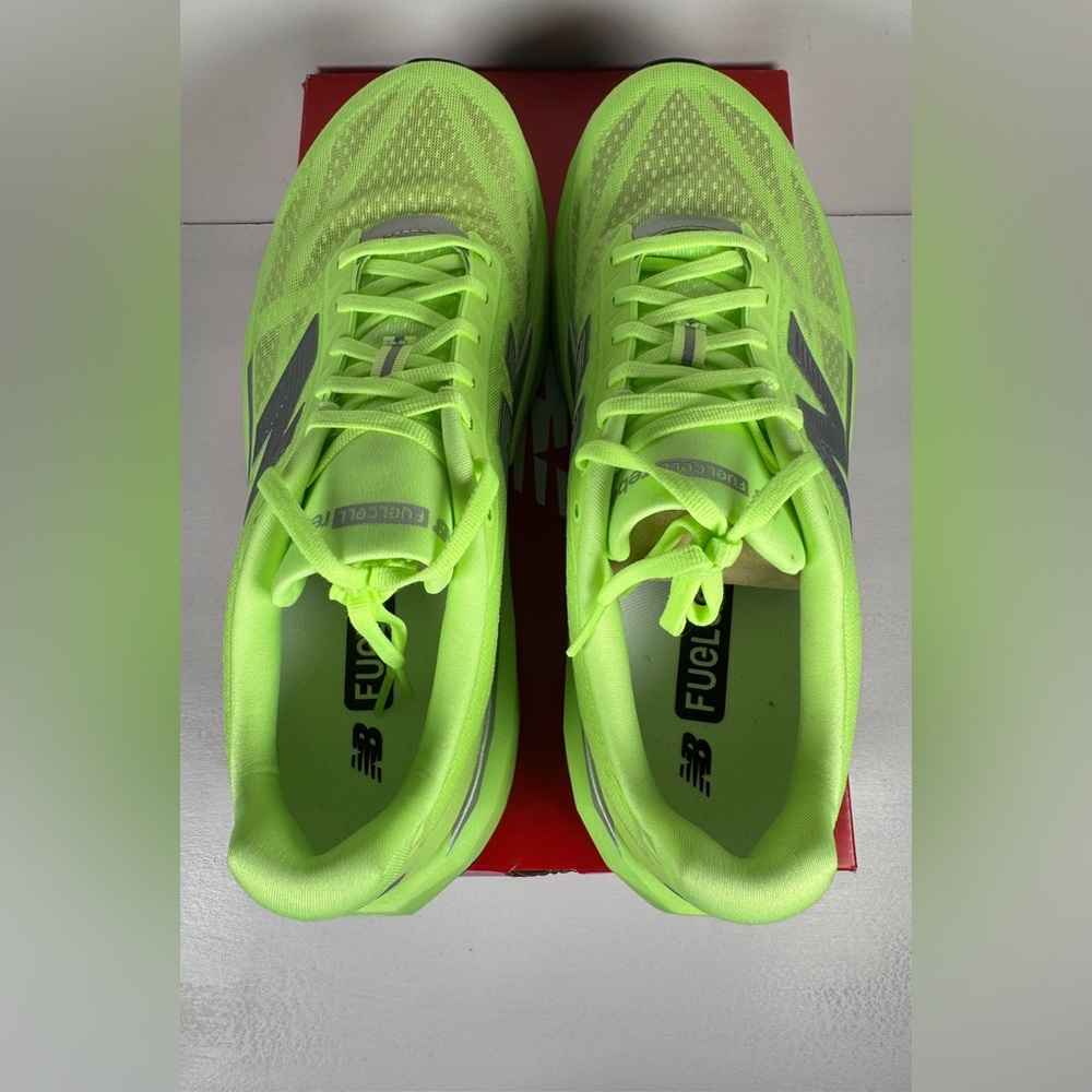 New Balance FuelCell Rebel v5 Shoes Mens 11 Mint Flash Green Silver Metallic - Picture 4 of 8